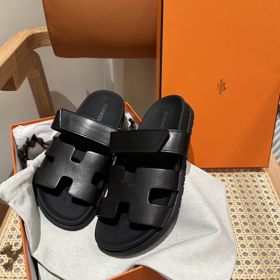 Fully handmade Hermès Chypre sandal  