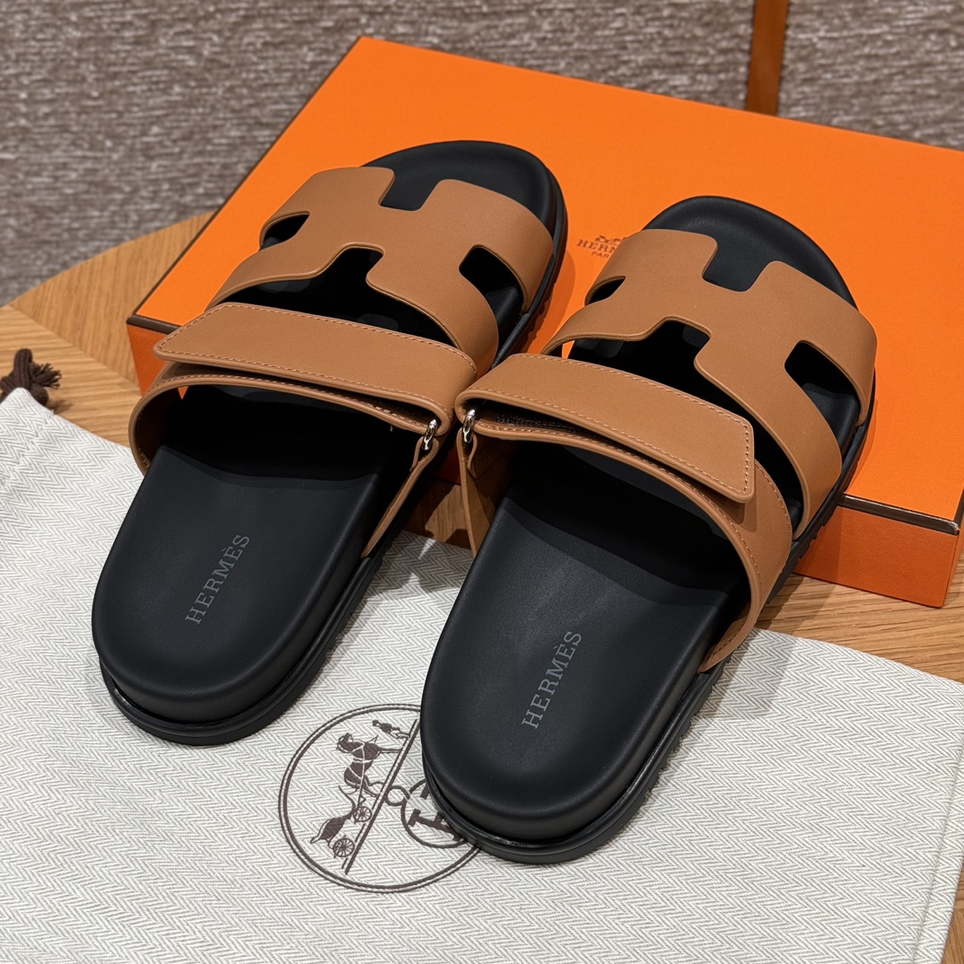 Fully handmade Hermès Chypre sandal  