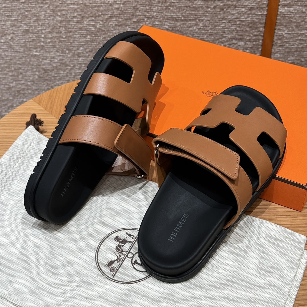 Fully handmade Hermès Chypre sandal  