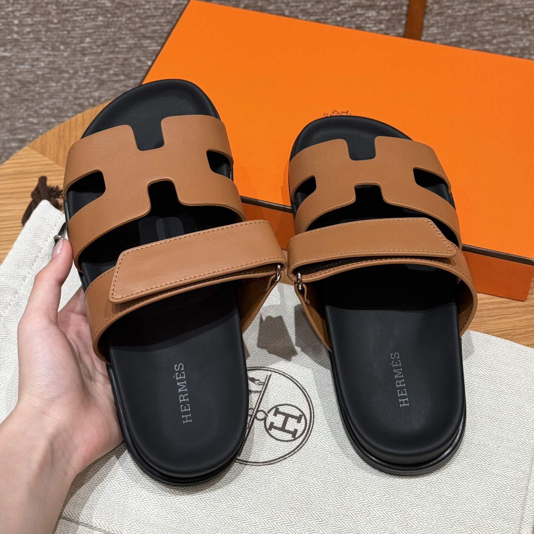 Fully handmade Hermès Chypre sandal  