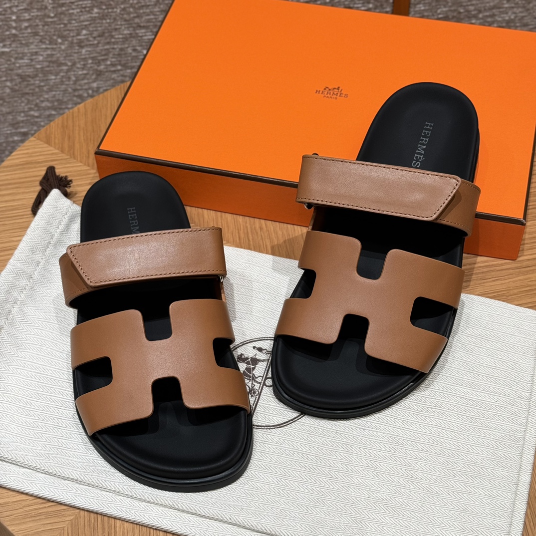 Fully handmade Hermès Chypre sandal  