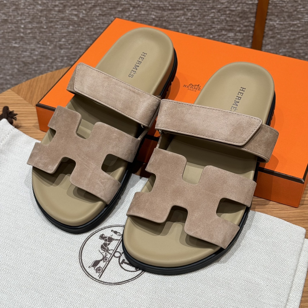 Fully handmade Hermès Chypre sandal  