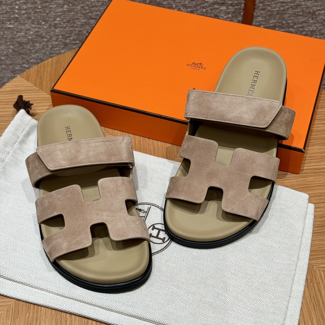 Fully handmade Hermès Chypre sandal  