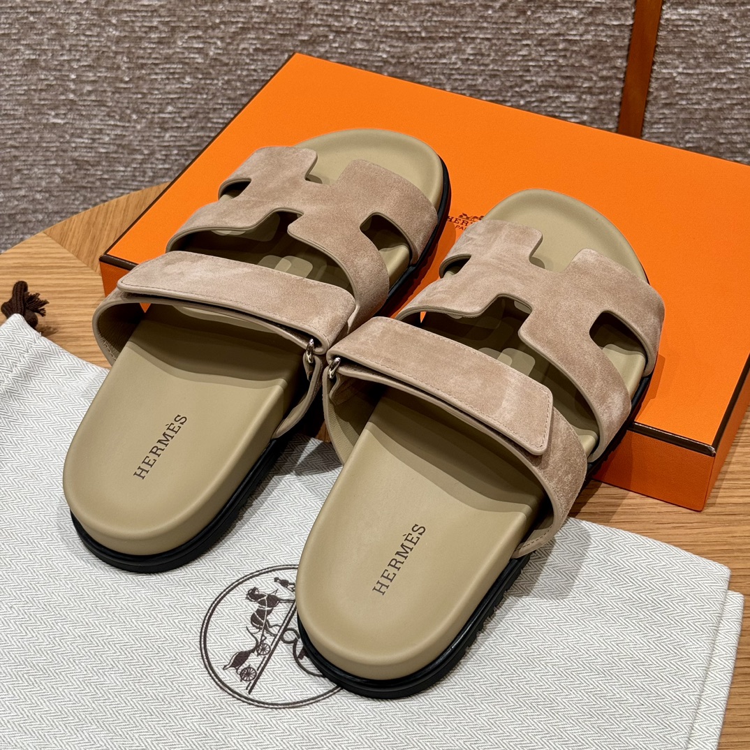 Fully handmade Hermès Chypre sandal  