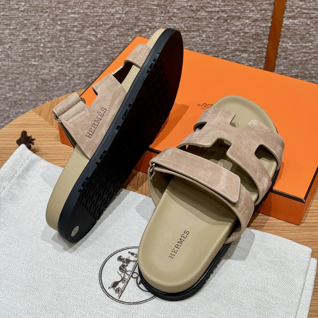 Fully handmade Hermès Chypre sandal  