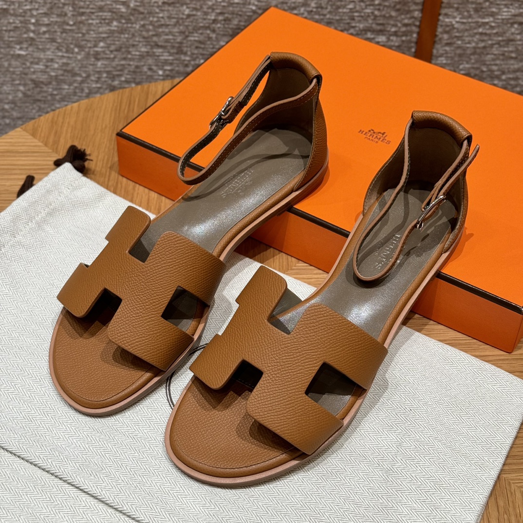 Fully handmade Hermès Santorini sandal 