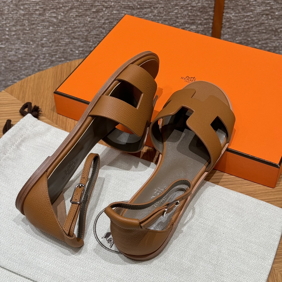 Fully handmade Hermès Santorini sandal 