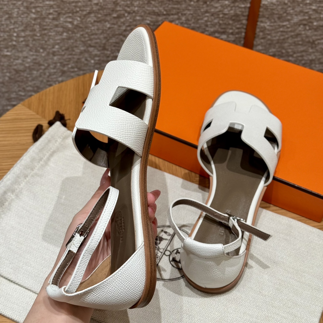 Fully handmade Hermès Santorini sandal 