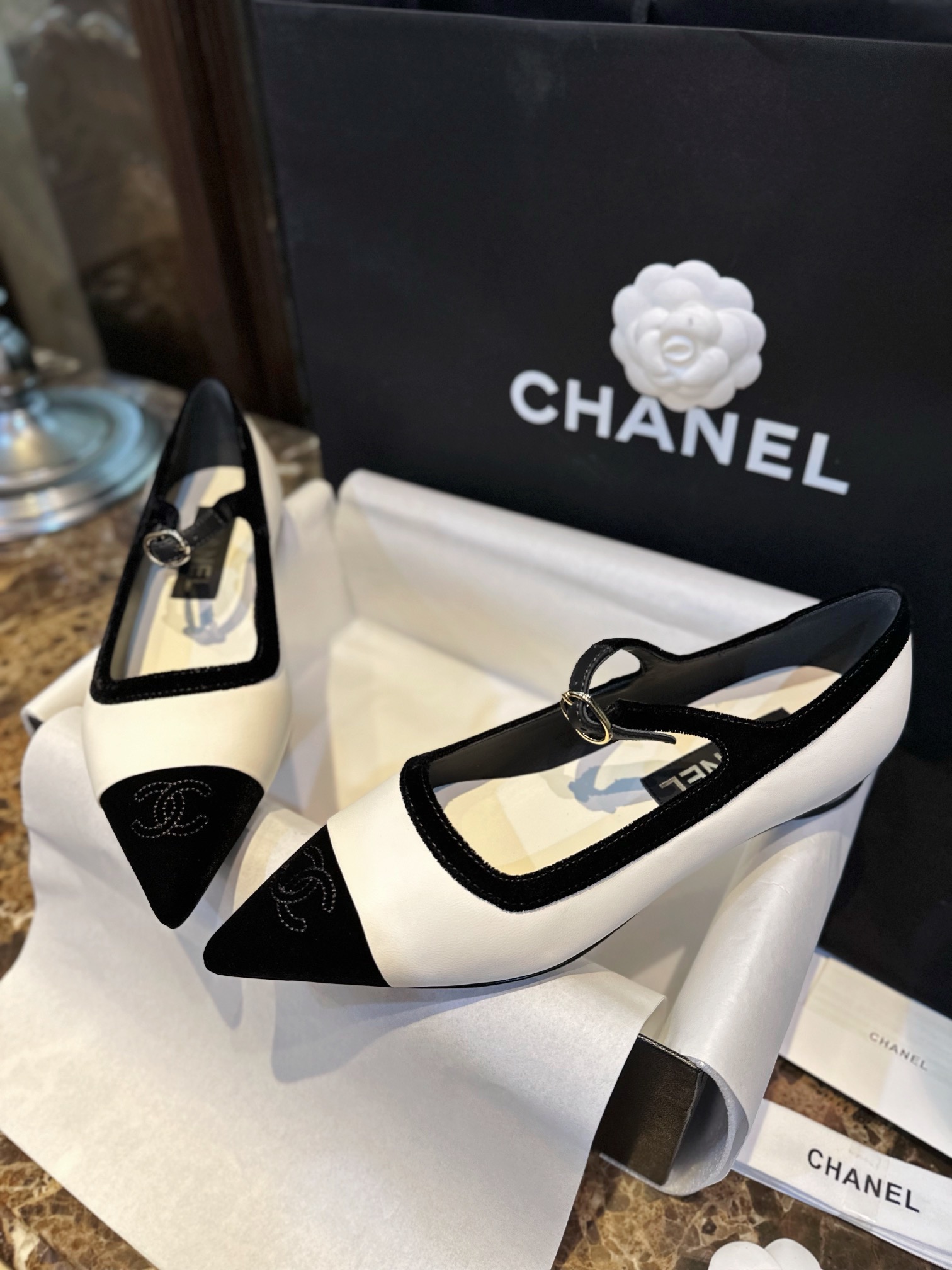 Chanel Sheepskin Pointed Toe Lace-Up Flats: Elegant Style, Leg-Lengthening!