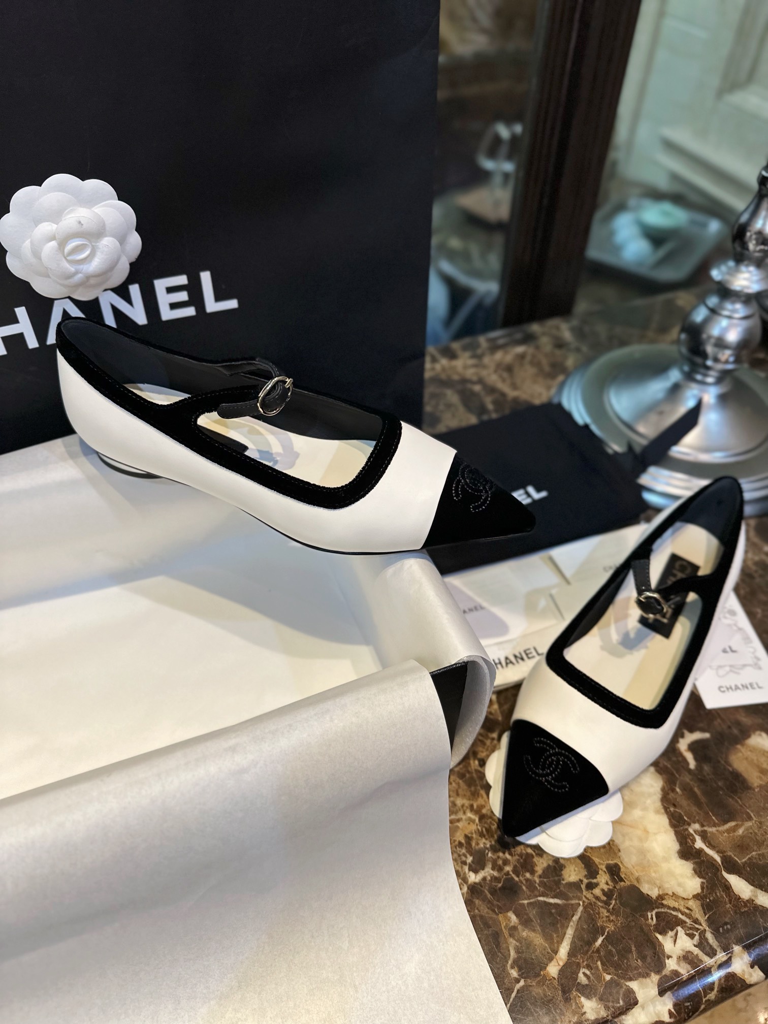 Chanel Sheepskin Pointed Toe Lace-Up Flats: Elegant Style, Leg-Lengthening!