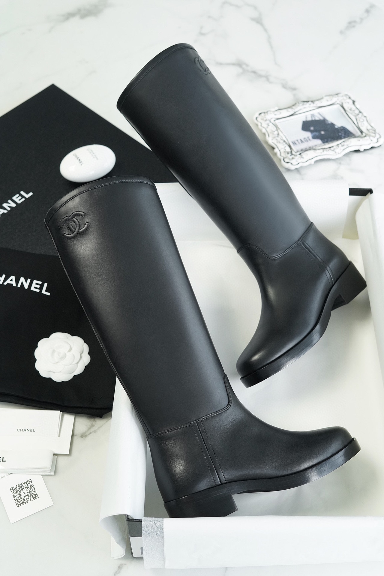 Chanel 22b Diamond-patterned Knight Boots: Crafted from Genuine Calfskin