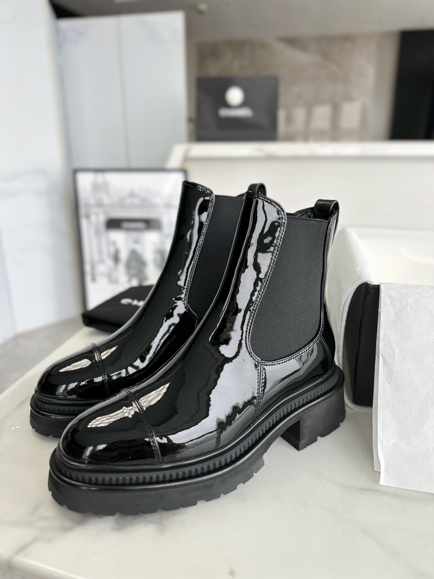 Chanel 22a Chelsea Short Boots: Crafted from Imported Patent Leather, with Approximately 4cm Heel Height