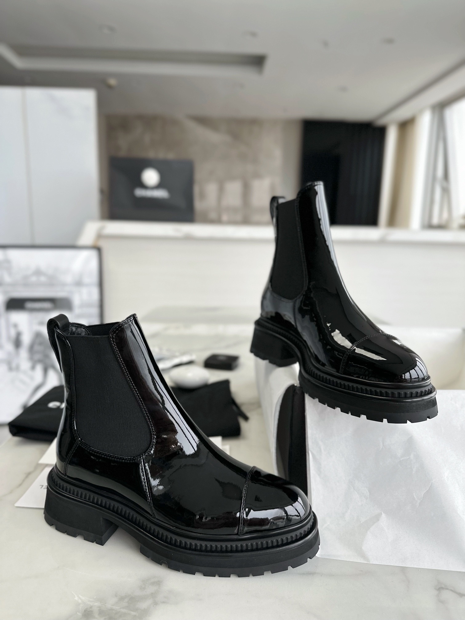 Chanel 22a Chelsea Short Boots: Crafted from Imported Patent Leather, with Approximately 4cm Heel Height