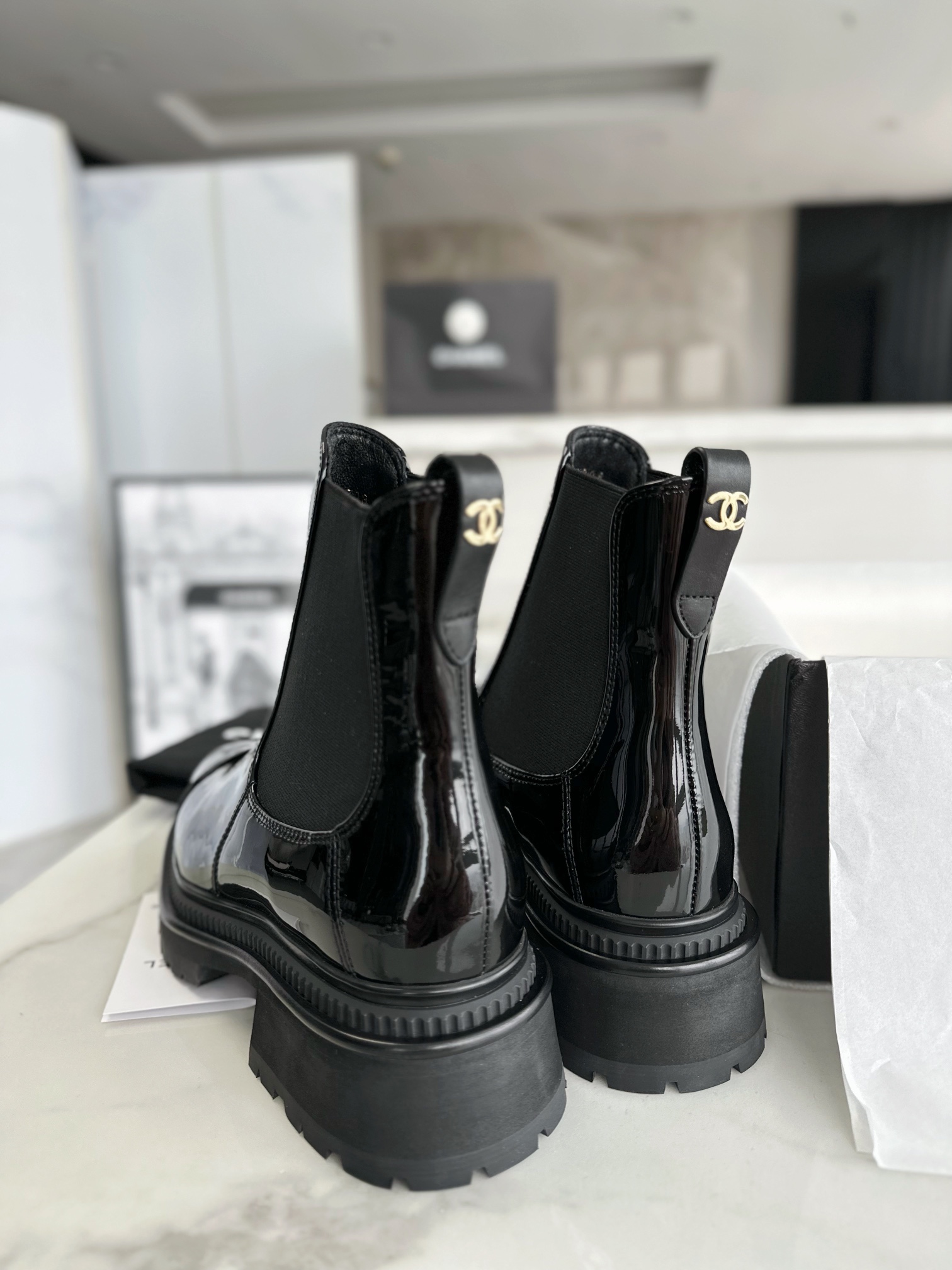 Chanel 22a Chelsea Short Boots: Crafted from Imported Patent Leather, with Approximately 4cm Heel Height