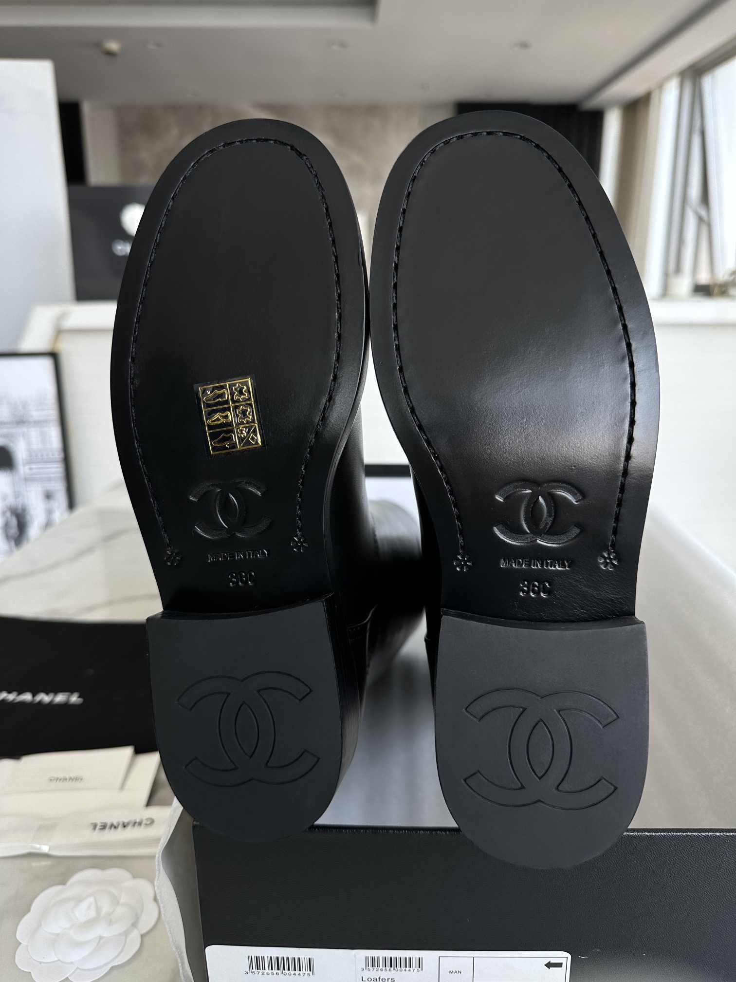 Chanel 23 Classic Knight Boots: Crafted from Premium Calfskin Leather, Luxurious Water-dyed Leather Lining, Stitched with Genuine Leather Outsole, Featuring Large Logo Embossed Leather