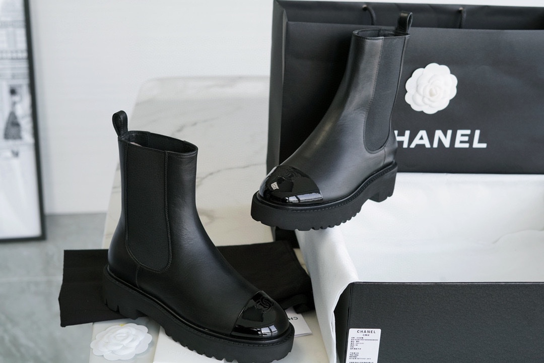 Chanel 22c Chunky Sole Chelsea Boots with Leather and Patent Leather Panels: Featuring Durable Suede Foam Soles