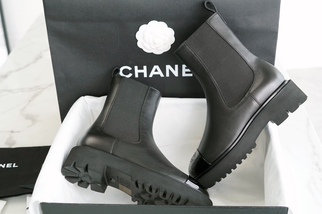 Chanel 22c Chunky Sole Chelsea Boots with Leather and Patent Leather Panels: Featuring Durable Suede Foam Soles