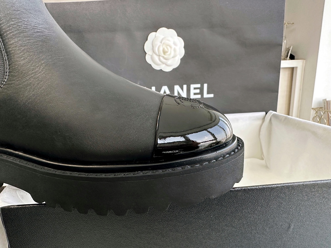 Chanel 22c Chunky Sole Chelsea Boots with Leather and Patent Leather Panels: Featuring Durable Suede Foam Soles