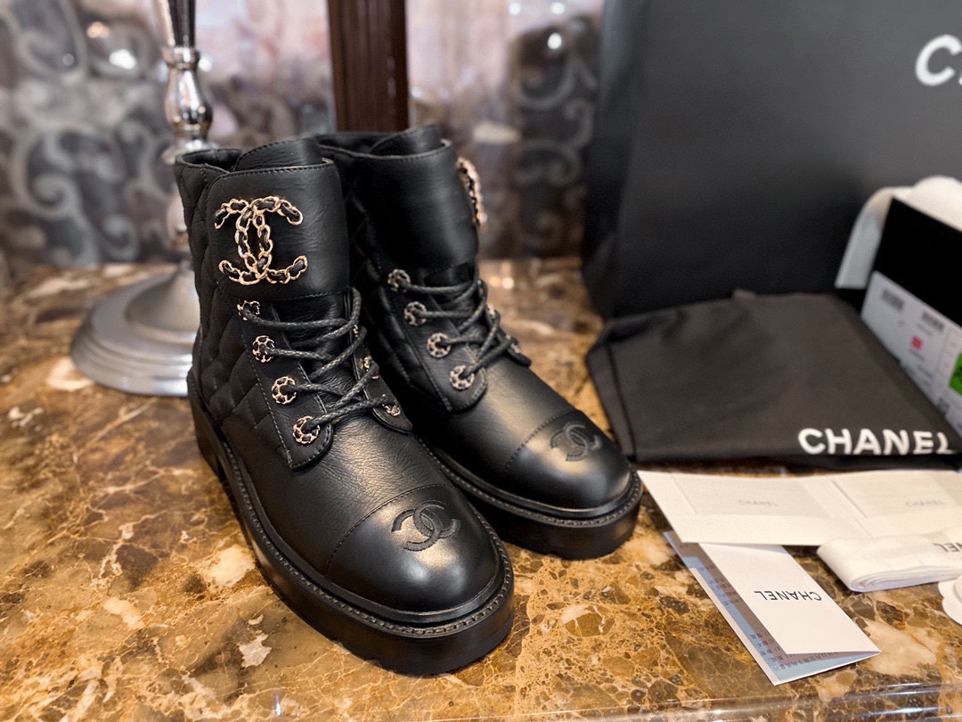 Chanel  Diamond-Patterned Buckle Martin Boots: A highly sought-after style since last year, with limited availability. The only correct leather material, featuring unique texture and natural wrinkles. Every button and hardware detail is meticulously craft