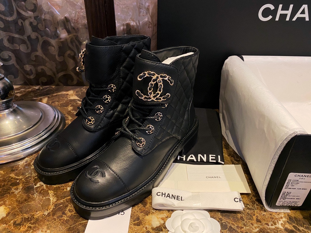 Chanel  Diamond-Patterned Buckle Martin Boots: A highly sought-after style since last year, with limited availability. The only correct leather material, featuring unique texture and natural wrinkles. Every button and hardware detail is meticulously craft