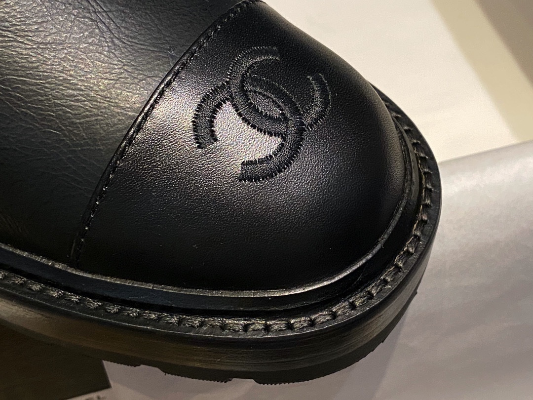 Chanel  Diamond-Patterned Buckle Martin Boots: A highly sought-after style since last year, with limited availability. The only correct leather material, featuring unique texture and natural wrinkles. Every button and hardware detail is meticulously craft