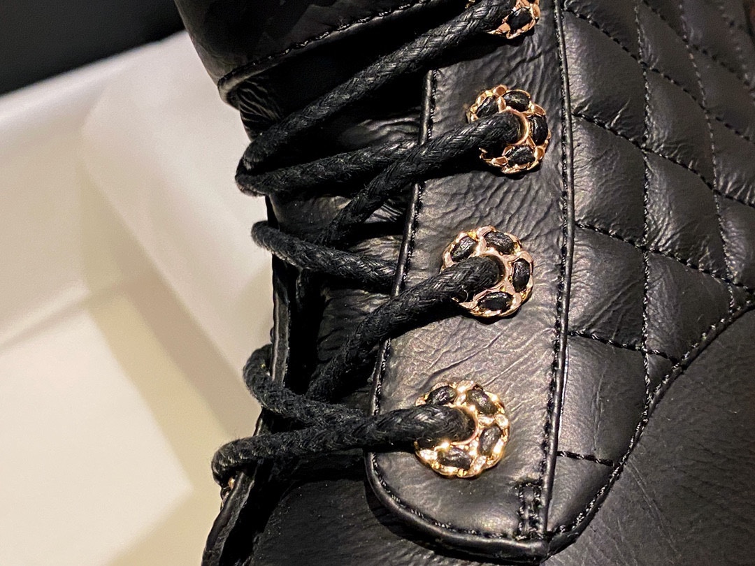 Chanel  Diamond-Patterned Buckle Martin Boots: A highly sought-after style since last year, with limited availability. The only correct leather material, featuring unique texture and natural wrinkles. Every button and hardware detail is meticulously craft