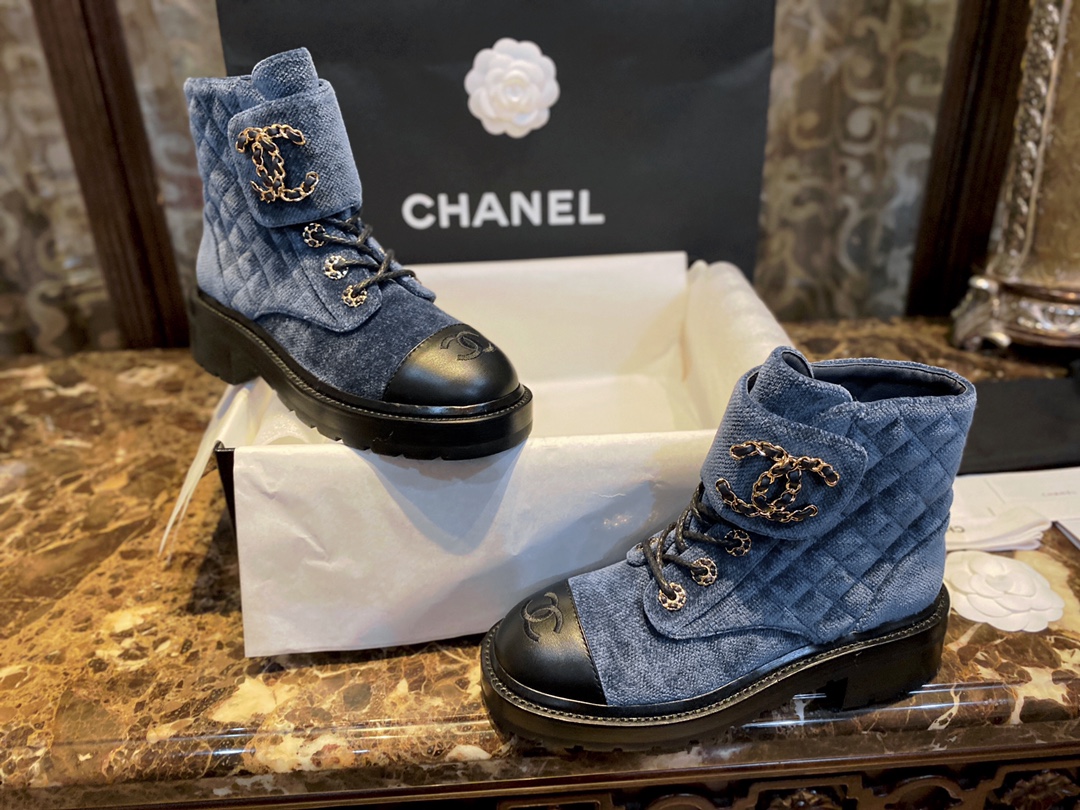 Chanel  Denim Velvet Diamond-Patterned Martin Boots,Classic diamond-patterned design with a luxurious atmosphere of velvet and glossy calfskin