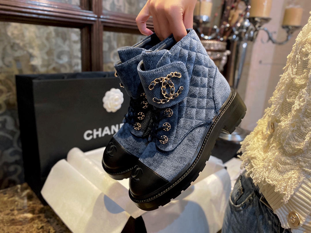 Chanel  Denim Velvet Diamond-Patterned Martin Boots,Classic diamond-patterned design with a luxurious atmosphere of velvet and glossy calfskin