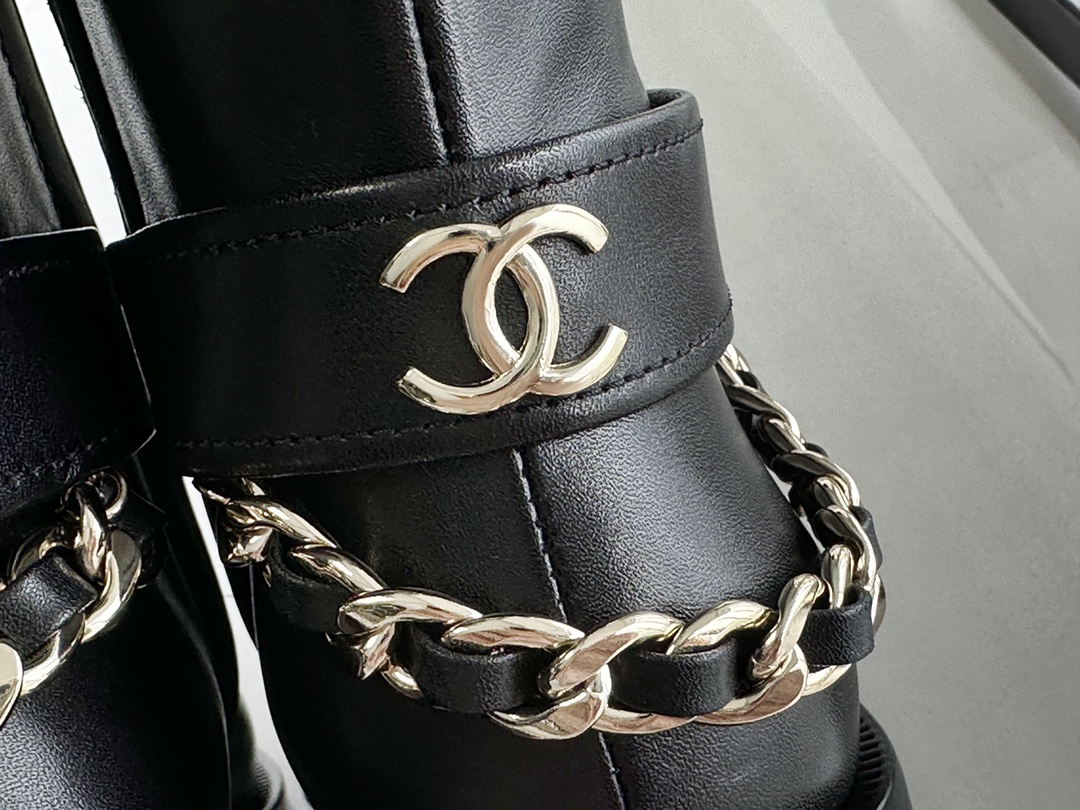 Chanel  Original Leather Chain Knight Boots