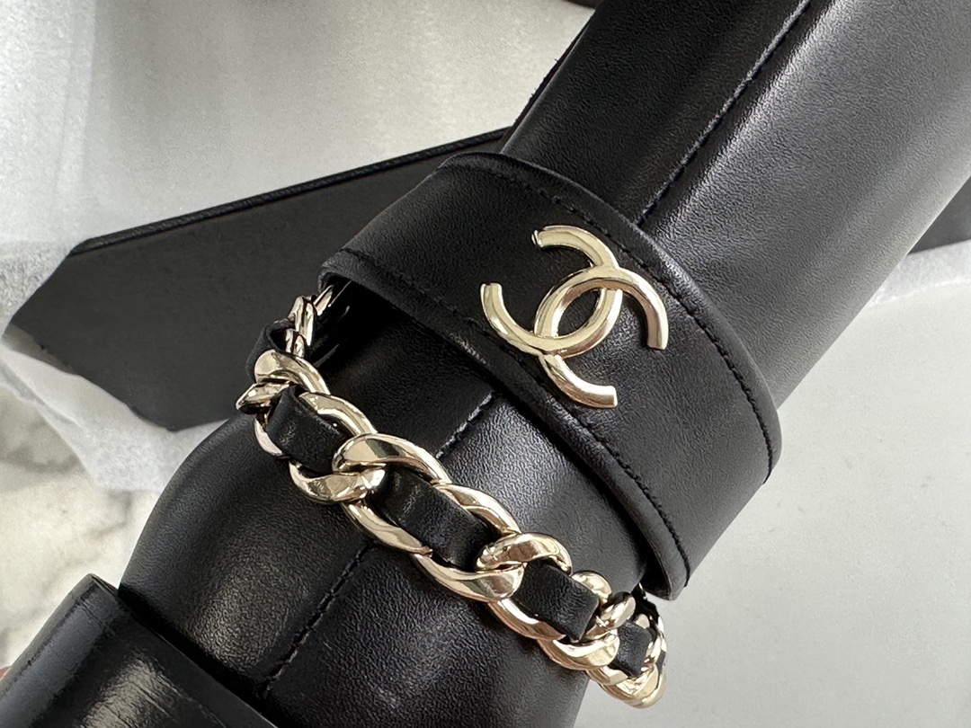 Chanel  Original Leather Chain Knight Boots