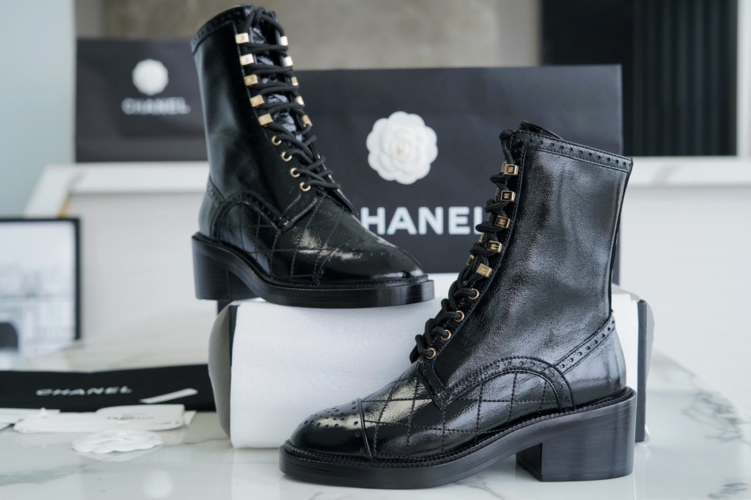 Chanel  23b Wrinkled Patent Leather Lace-Up Boots