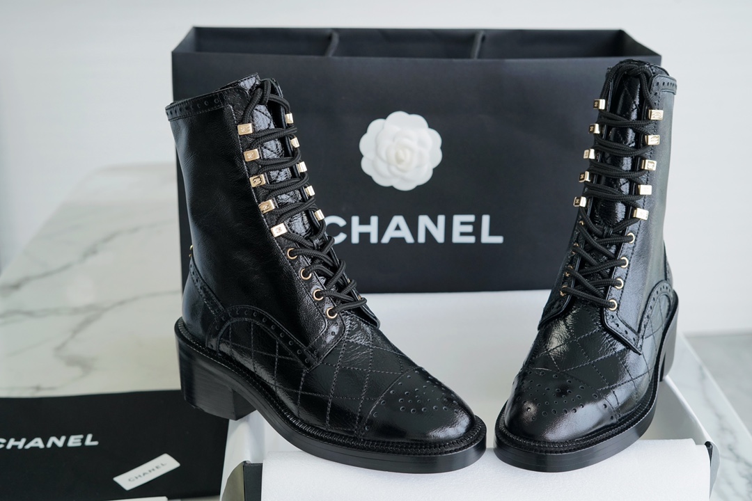 Chanel  23b Wrinkled Patent Leather Lace-Up Boots