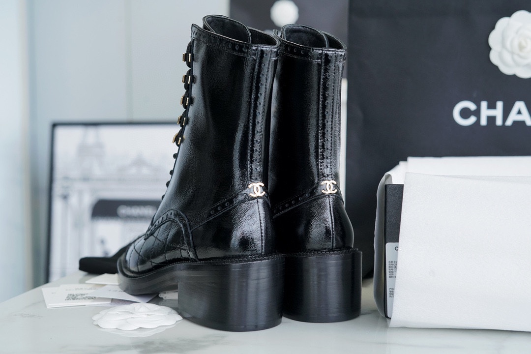 Chanel  23b Wrinkled Patent Leather Lace-Up Boots