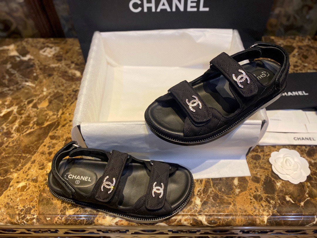 Chanel Classic Beach Sandals with Fabric Upper and Rhinestone Buckle - Perfect Blend of Femininity and Comfort