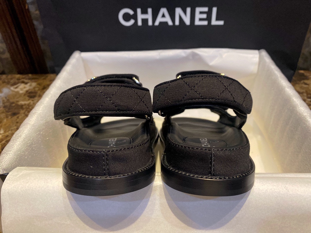 Chanel Classic Beach Sandals with Fabric Upper and Rhinestone Buckle - Perfect Blend of Femininity and Comfort