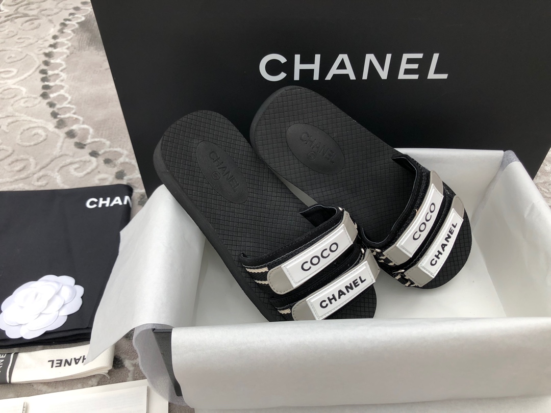 Chanel Coco  Mer Beach Slip-On Sandals: Lightweight and Stylish with Exclusive EVA Triple-Layer Sole