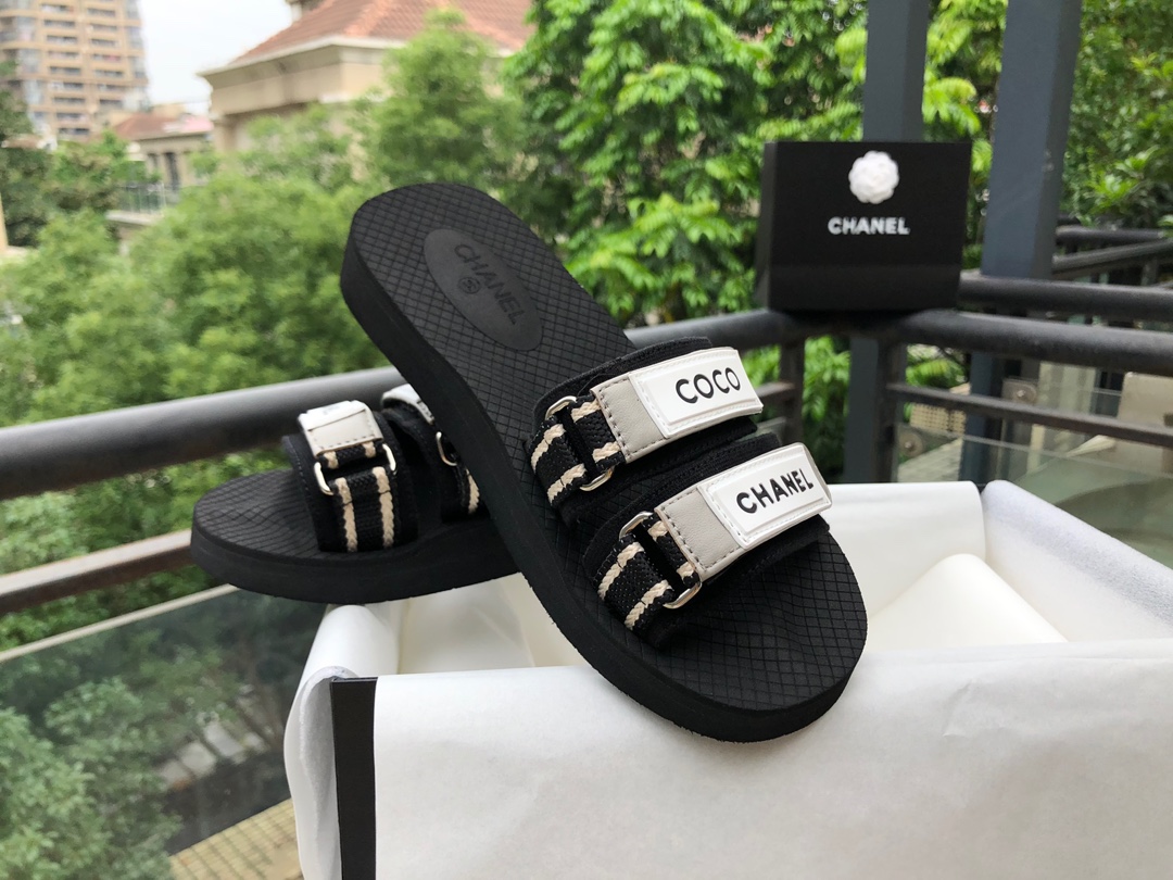 Chanel Coco  Mer Beach Slip-On Sandals: Lightweight and Stylish with Exclusive EVA Triple-Layer Sole