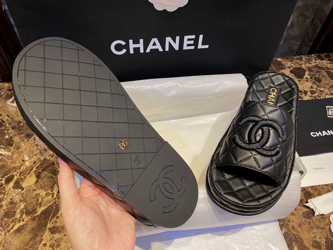 Chanel Classic Black Sheepskin Sandals: Luxurious Comfort with Diamond Pattern Detailing