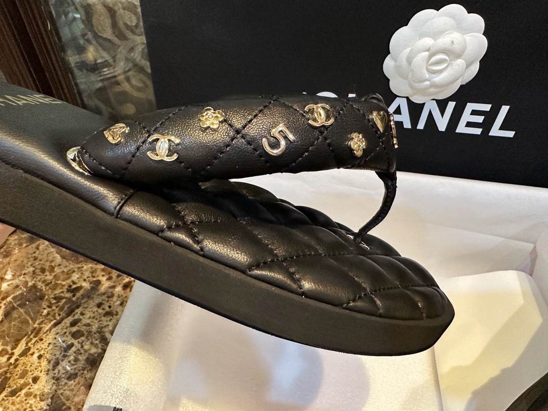 Chanel Classic Diamond Pattern Eco-Friendly Leather Slide Sandals