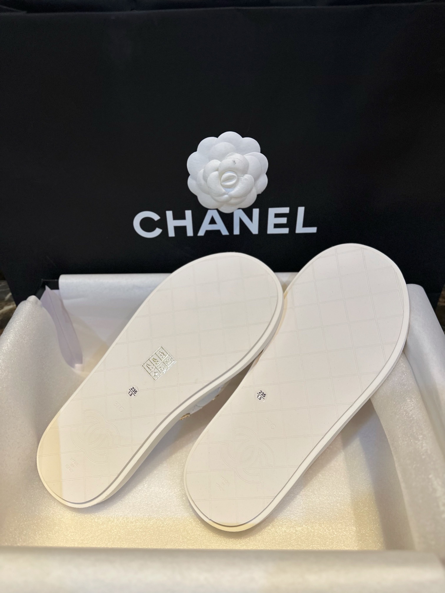 Chanel Diamond Pattern Slip-on Slides: Sturdy Yet Exquisite, Eco-Friendly Sheepskin 