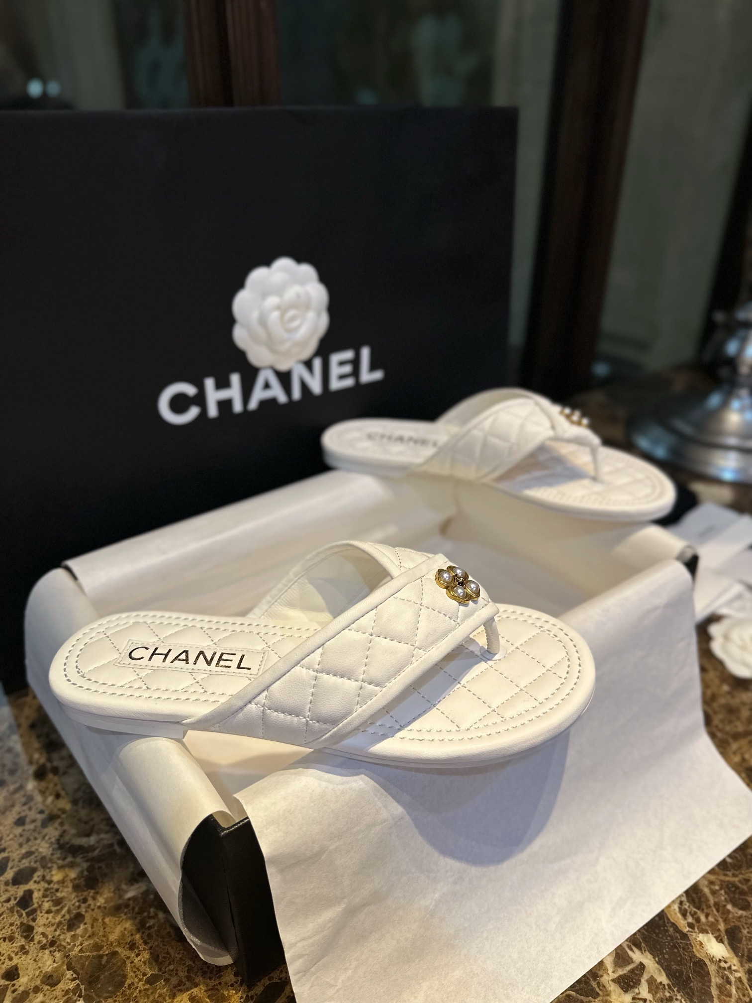 Chanel Pearl Button White Diamond Pattern Flip Flops: Pure, Romantic, and Refreshing with Delicate Sheepskin