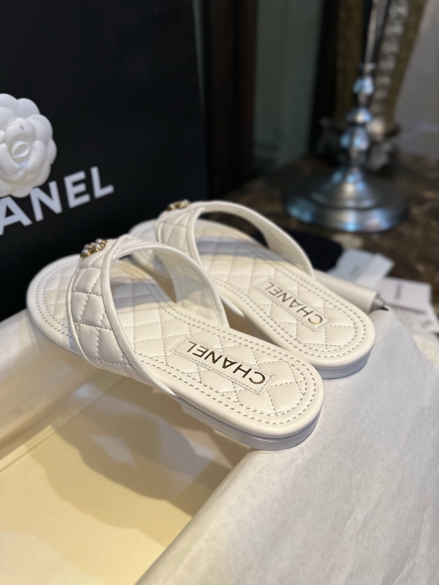 Chanel Pearl Button White Diamond Pattern Flip Flops: Pure, Romantic, and Refreshing with Delicate Sheepskin