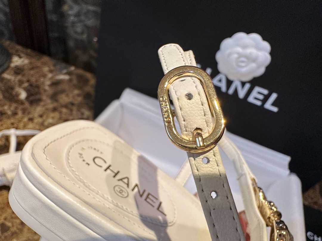 Chanel Eco-friendly White Sheepskin Sandals with Enamel Heart Copper Buckle