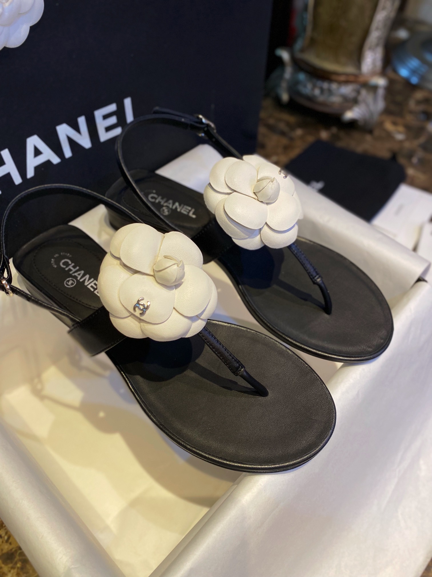 Chanel Camellia Sandals: Pure Water-Dyed Eco-Friendly Sheepskin with Camellia Decoration