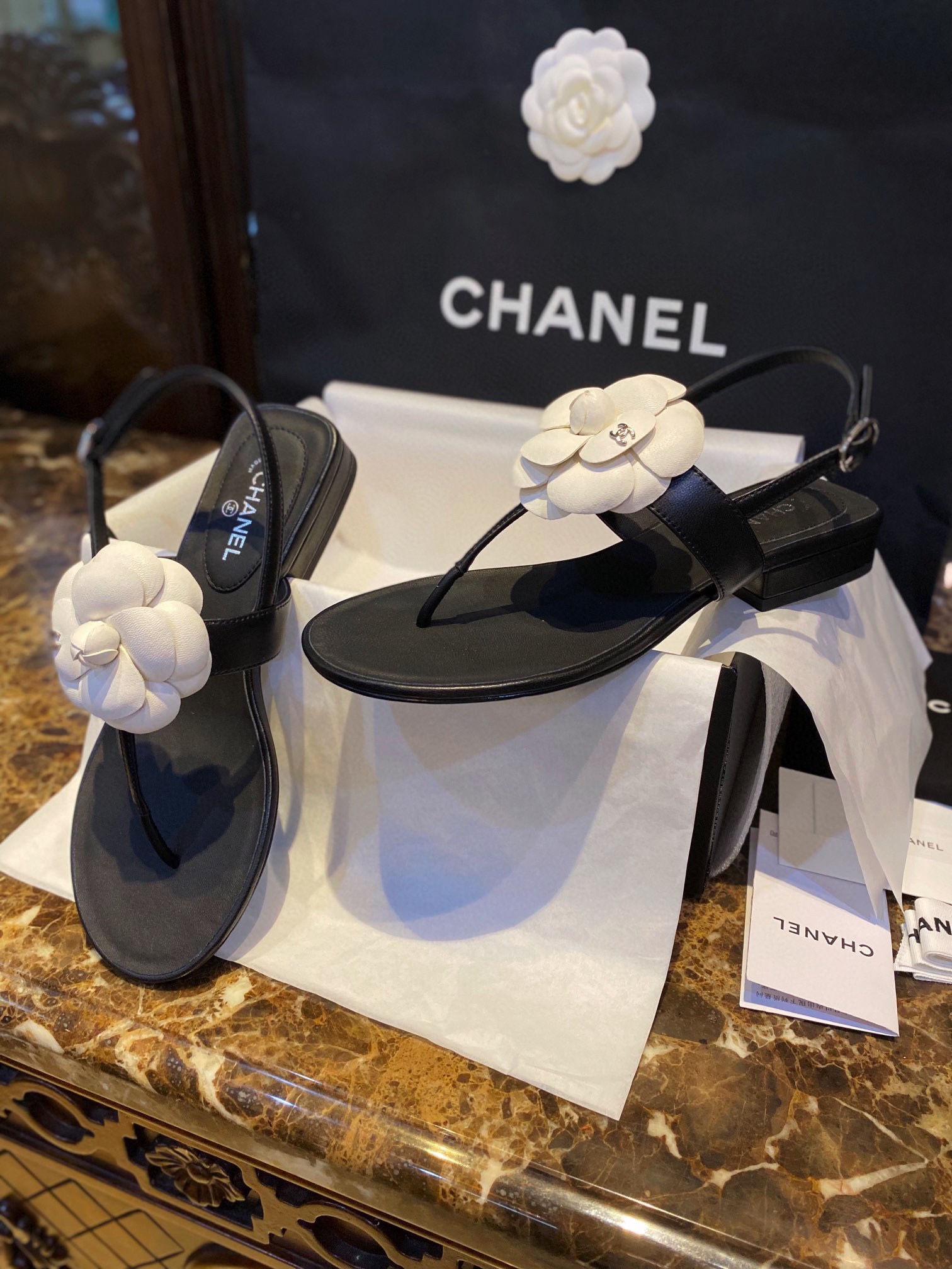 Chanel Camellia Sandals: Pure Water-Dyed Eco-Friendly Sheepskin with Camellia Decoration