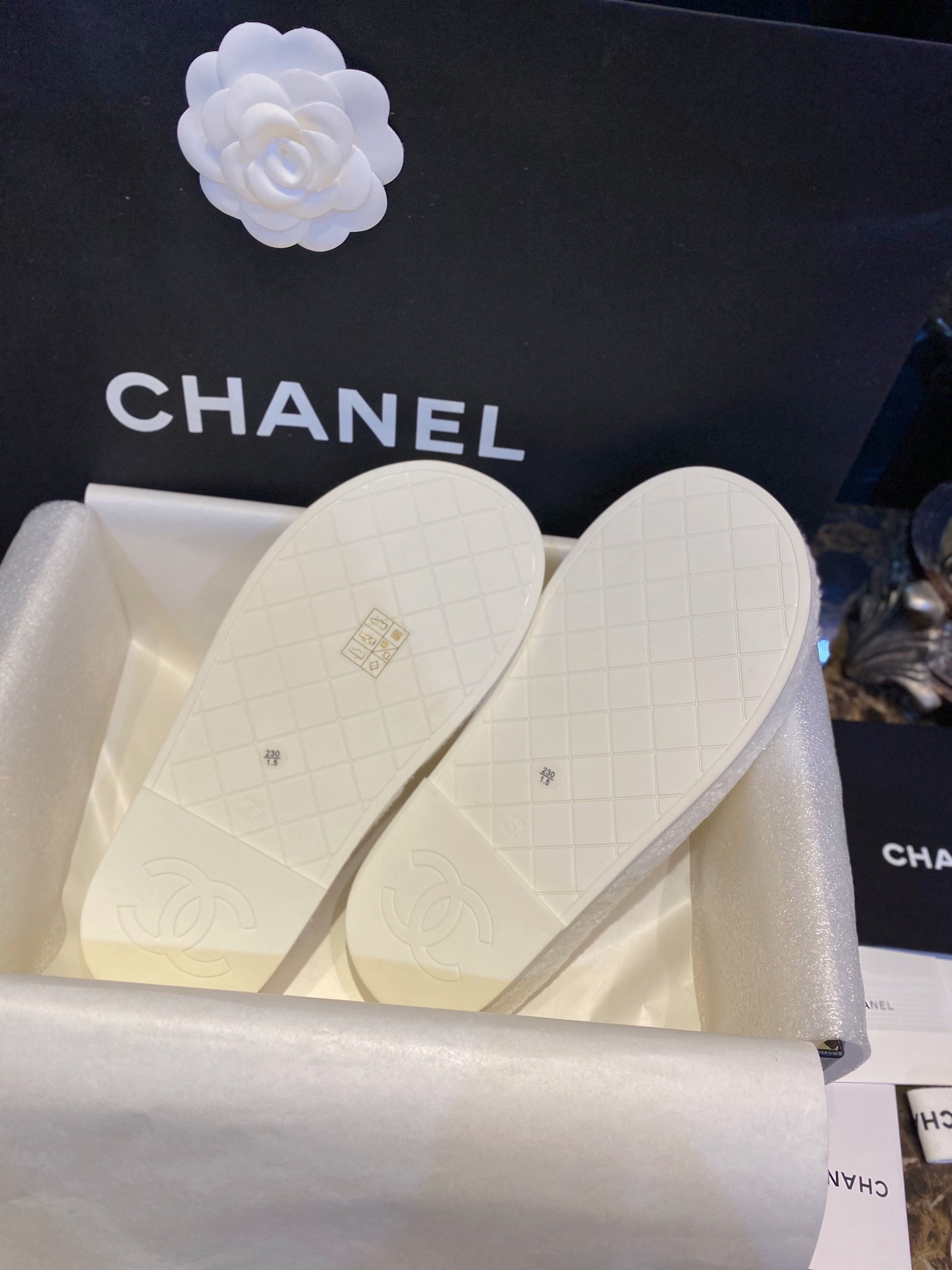 Chanel White Towel Embroidered Thick-Sole Slippers: Elevated Comfort with Delicate Embroidery for Effortless French Chic