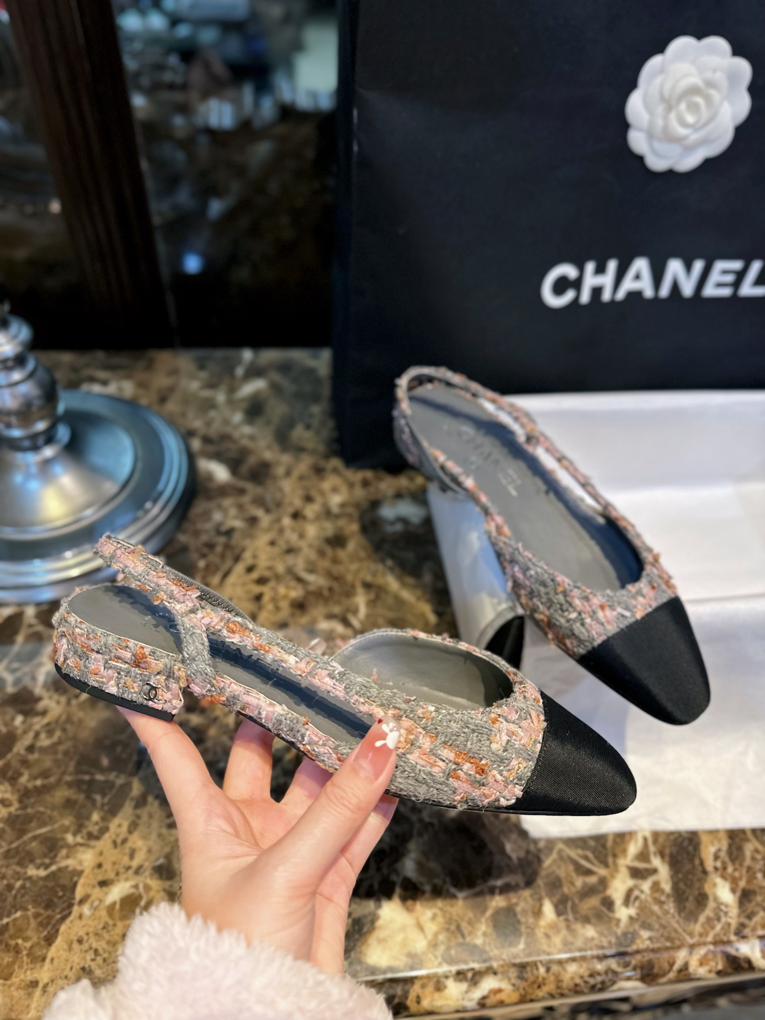 Chanel Grey-Pink Tweed Flat Slingback: Soft and Gentle Color Combination, Smooth Silhouette, 