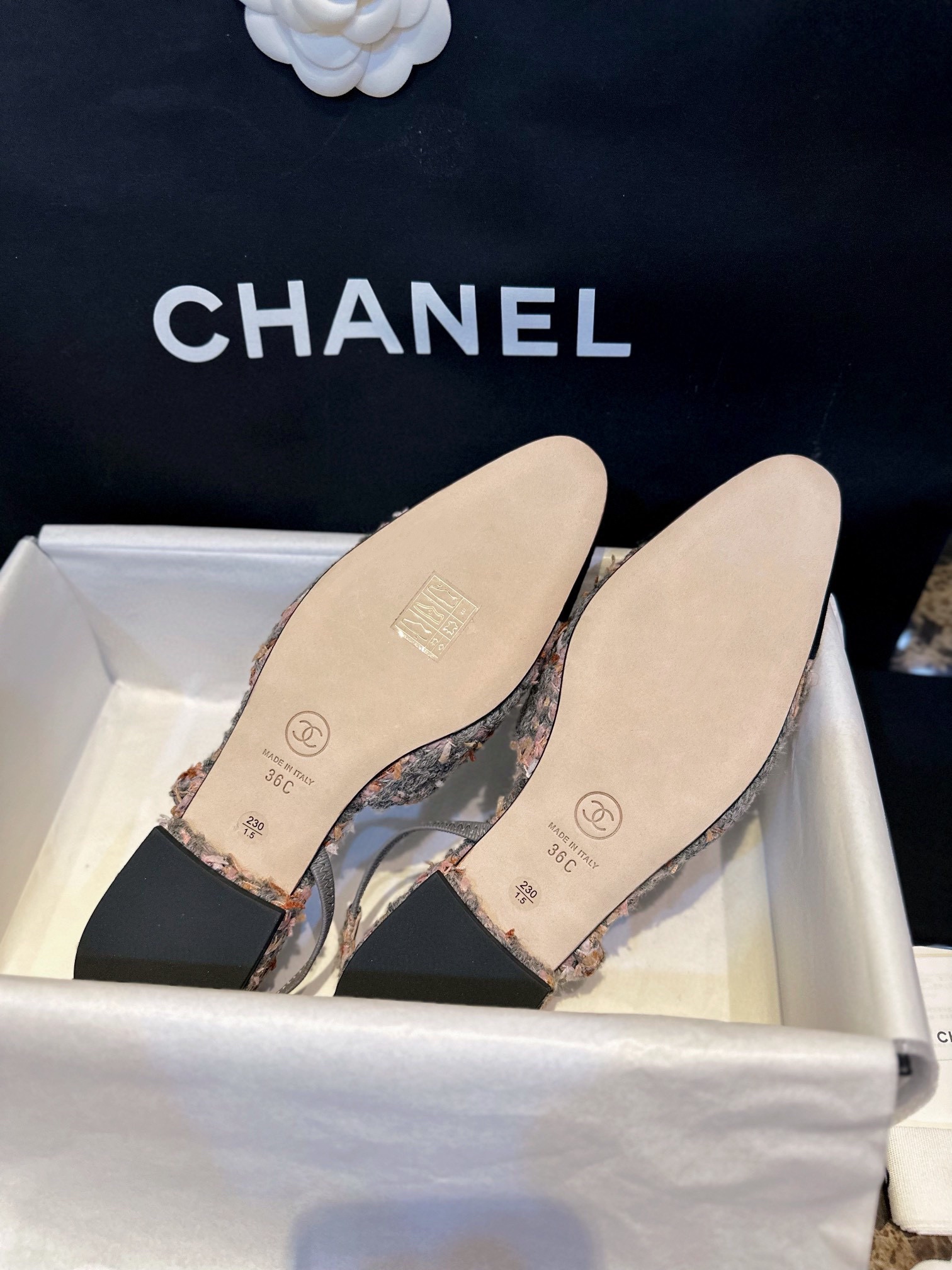 Chanel Grey-Pink Tweed Flat Slingback: Soft and Gentle Color Combination, Smooth Silhouette, 