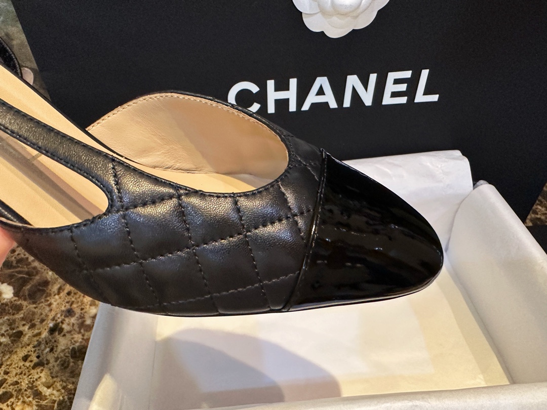 Chanel Imported Lamb Leather Spliced Cowhide Cap-Toe Shoes