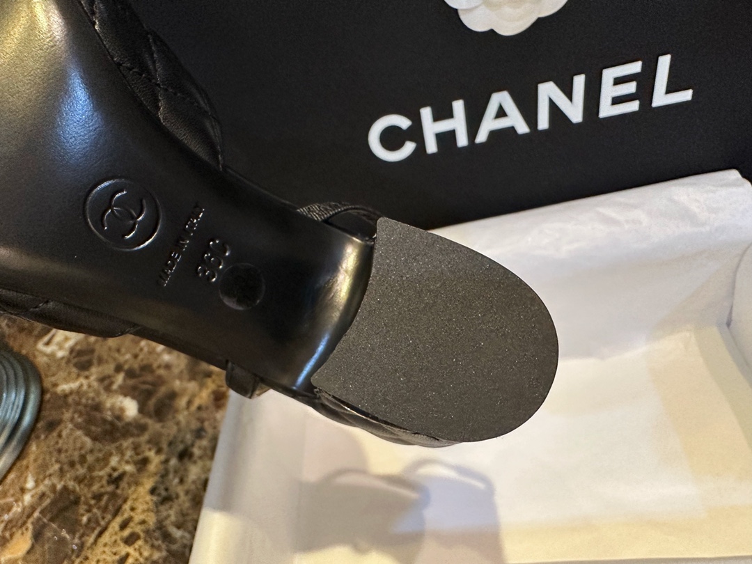 Chanel Imported Lamb Leather Spliced Cowhide Cap-Toe Shoes